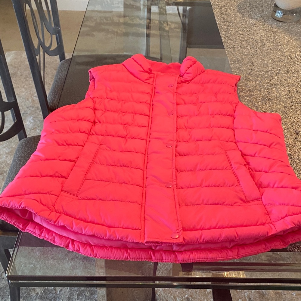GAP Bright Pink Women’s Puffer Vest L